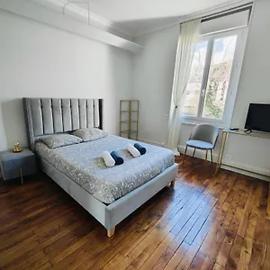 Privatunterkunft Self-checkin Town House - To Rent In A Beautiful Modern Town House - Not A - Location De Avec Arrivee En Autonomie - Extra Fee For Sheets And Towels - Private Parking - Check Your Plateform Inbox And Follow Check-in Instructions Saint-Romain-en-Gal